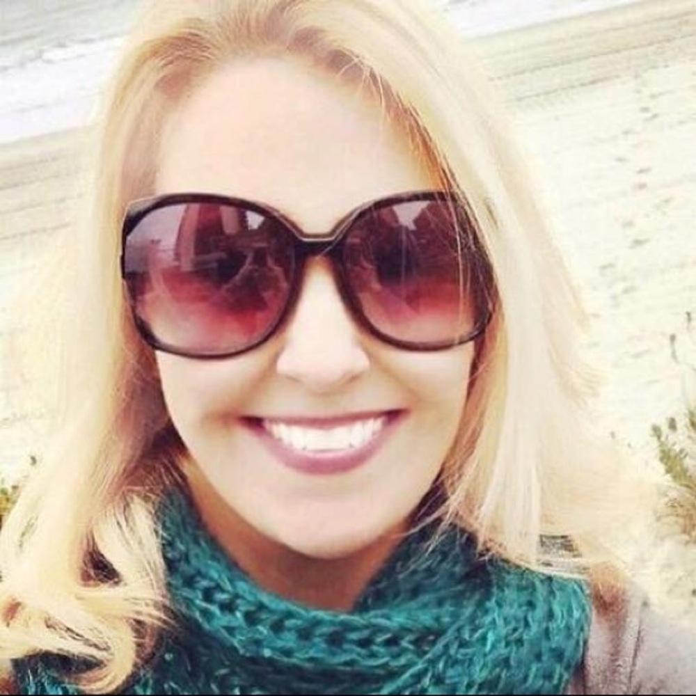 Meet your Posher, Laurie